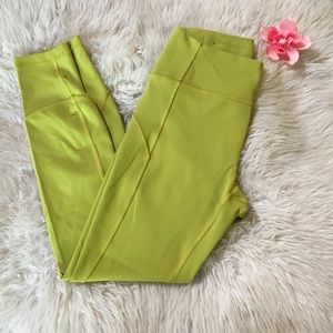 Lululemon in movement tight 6 golden lime